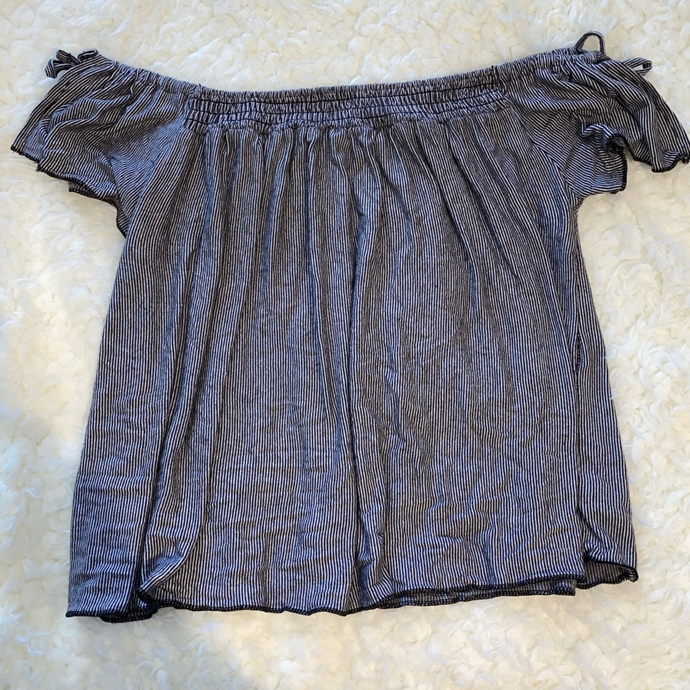 AE off the shoulder blouse